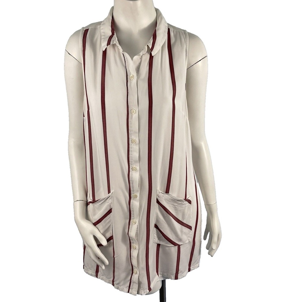BCBGeneration White and Red Notched Collar Tunic